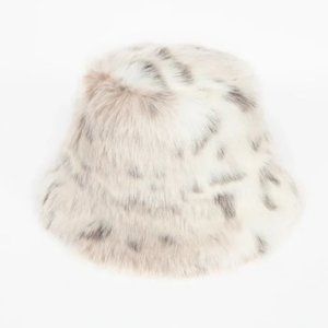 Pia Rossini Bianca bucket hat white faux furr